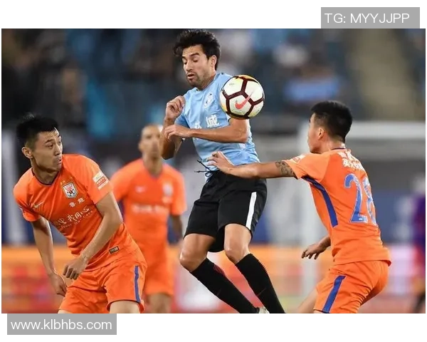 巴西足球明星加盟中国球队助力联赛发展引发热议 巴西足球明星加盟中国球队助力联赛发展引发热议