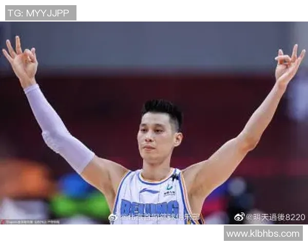 某足球球星与队员之间的爱恋故事揭秘 揭开他们不为人知的情感世界 某足球球星与队员之间的爱恋故事揭秘 揭开他们不为人知的情感世界