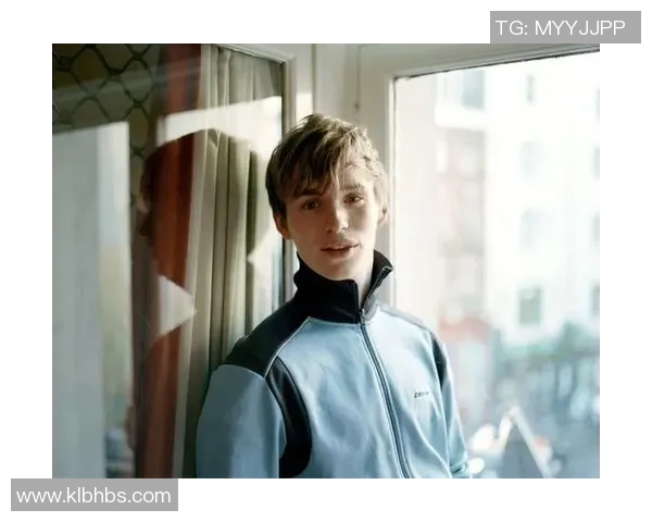 足球球星雀斑的成长历程与独特魅力探索