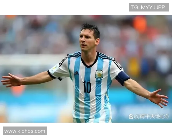 全球足球巨星排名前三的球员是谁解析及其职业生涯亮点