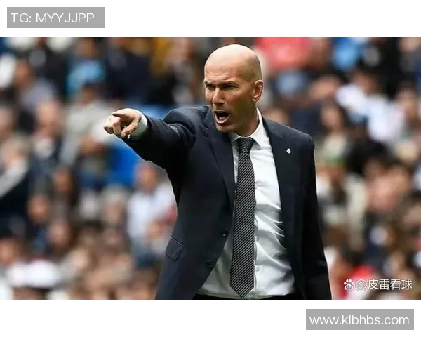 哪些传奇人物以足球球星身份起步后来又成功转型为优秀教练